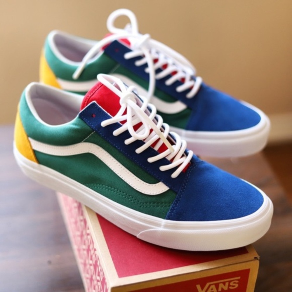 yacht club vans